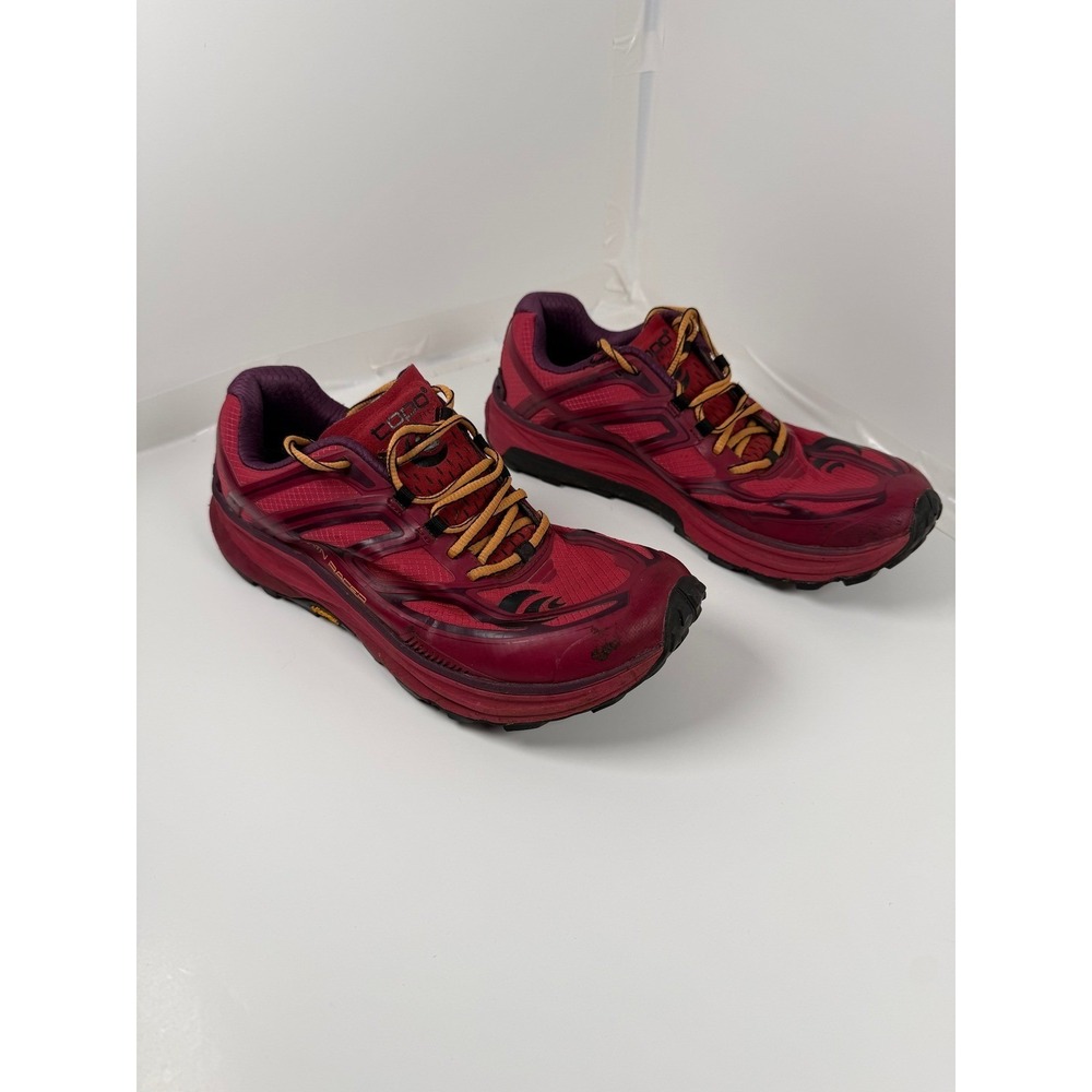 Topo Athletic Trail Shoe Womens 10 Berry Gold MTN Racer 5mm Drop Vibram Sneaker